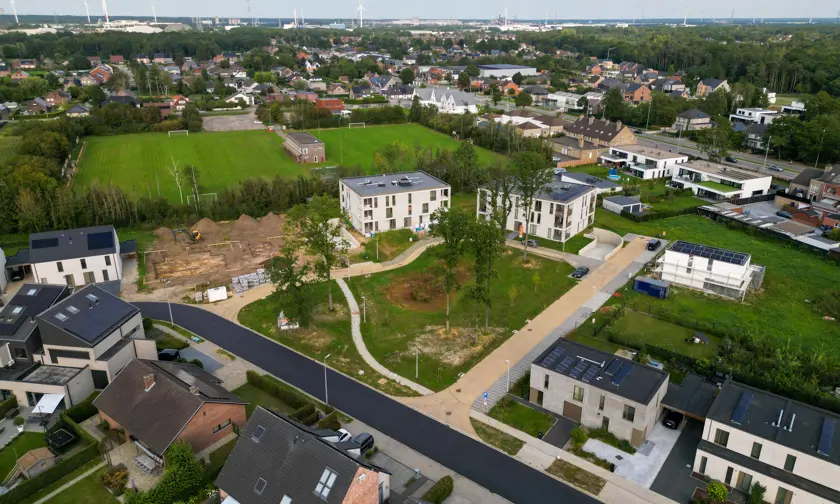 De woonbuurt Paul Piperslaan bestaat uit appartementen en woningen met een groen parkje.