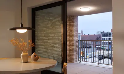 Geel Villa Spoorbloem Kijk Appartement leefruimte woonkamer keuken terras