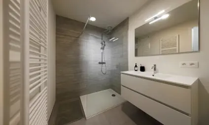 Geel Villa Spoorbloem Kijk Appartement badkamer douche