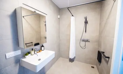assistentie appartement interieur badkamer