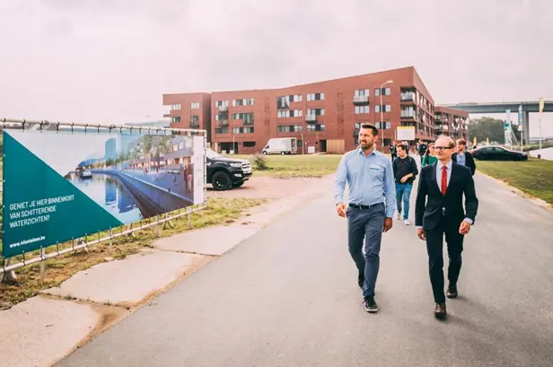 Rondleiding voor Ben Weyts op de 4 Fonteinen werf